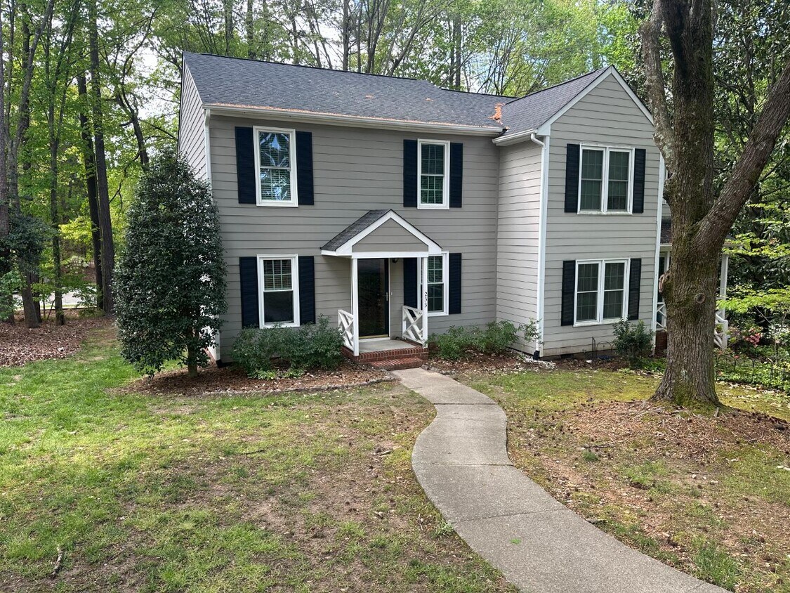 Foto principal - 233 Wetherburn Ln