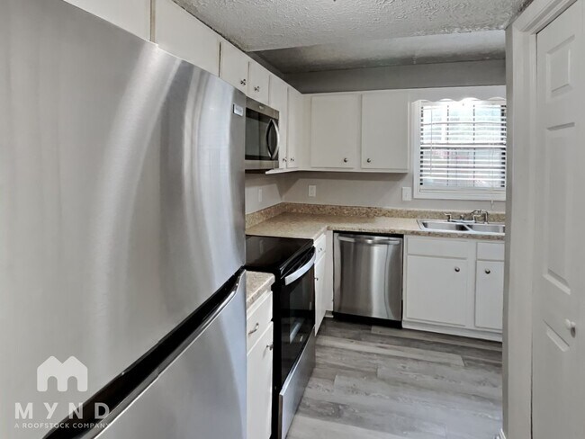 Building Photo - 4395 Coopers Creek Dr SE