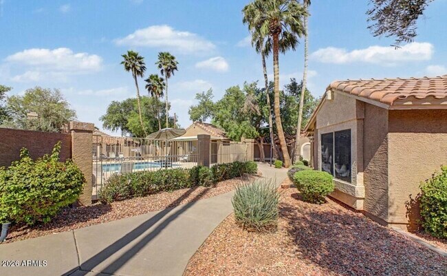 Building Photo - 7040 W Olive Ave