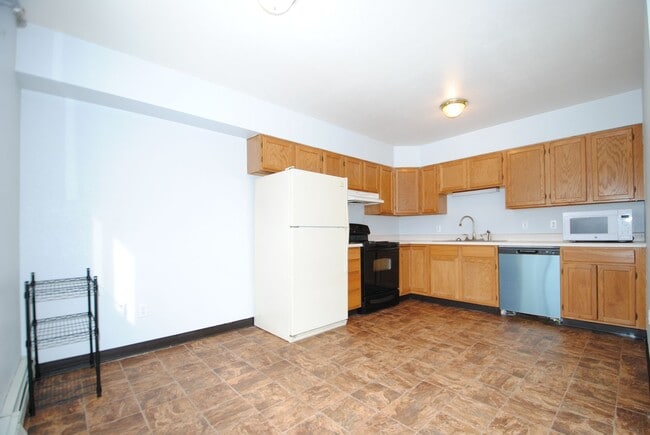 Building Photo - 79 Slater Dr