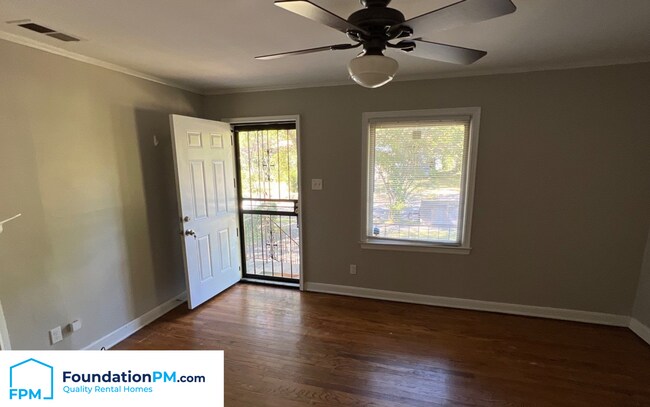 Foto del edificio - 3165 Hopkins Ave