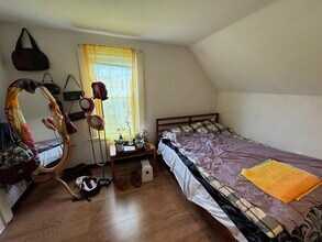 Building Photo - 7 Jay St