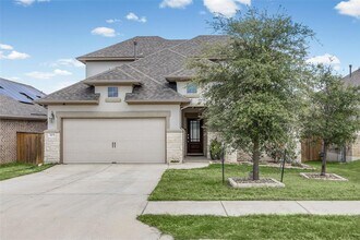 Building Photo - 303 Eagle Ford Dr