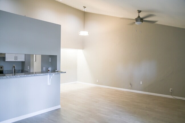 Foto del edificio - 4151 SE 22nd Ave