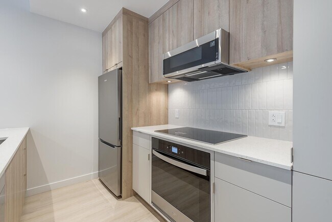 Building Photo - LV303