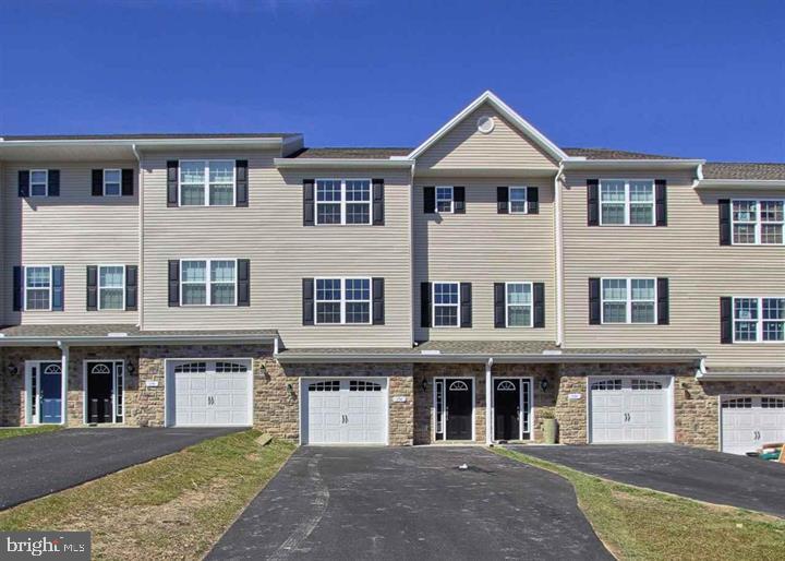 2782 Monticello Ln, Harrisburg, PA 17112 Townhome Rentals in