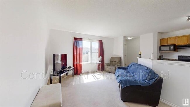 Building Photo - 415 Aster Close