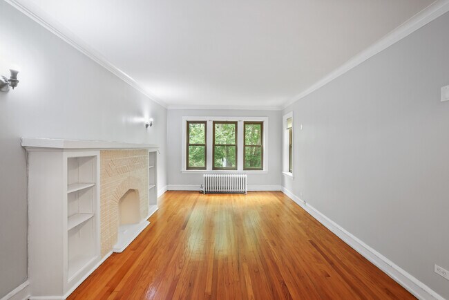 Building Photo - 5020 N Harding Ave