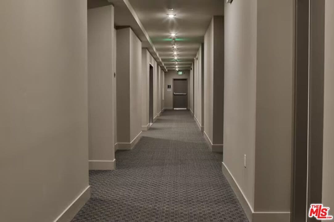 Foto del edificio - 1025 S Berendo St