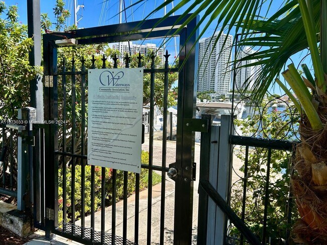 Foto del edificio - 3565 Magellan Cir