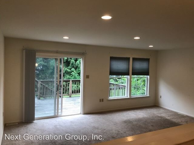 Building Photo - 3 br, 2.5 bath House - 1578 Pinewind Drive
