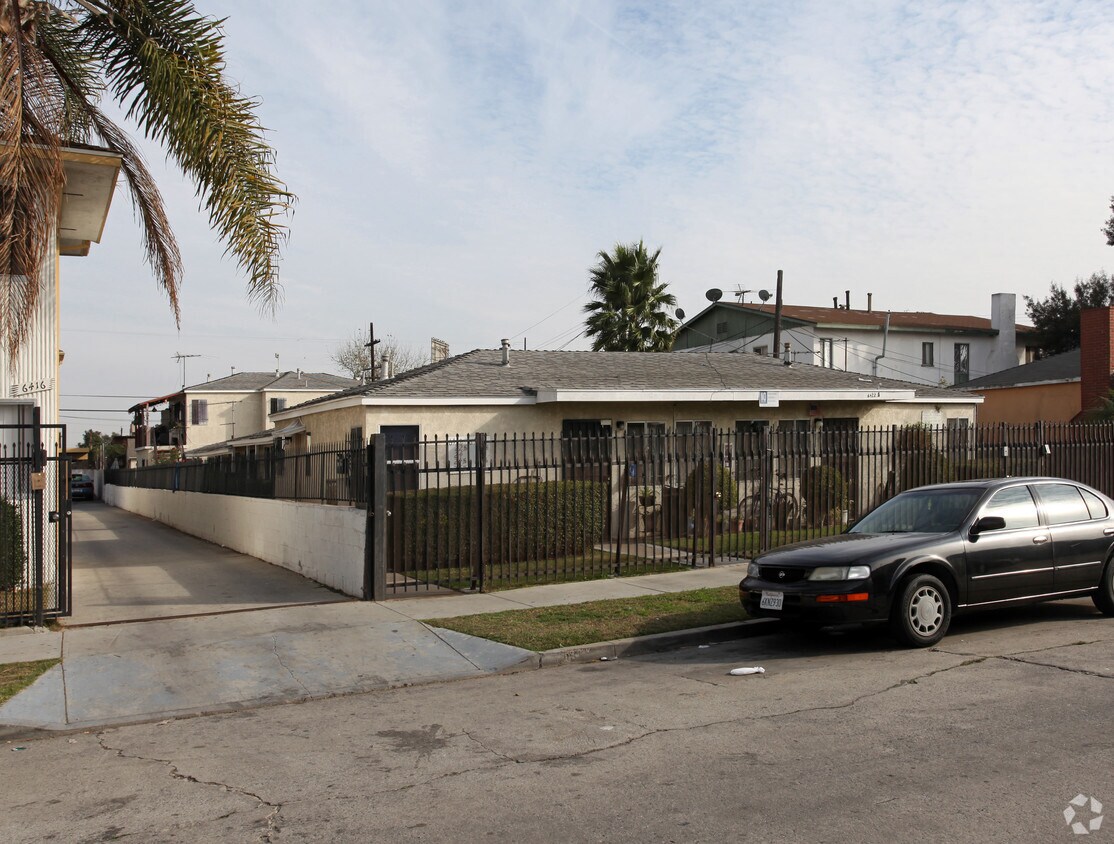 Foto principal - 6422 S Victoria Ave