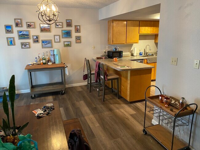 Foto del edificio - 915 W Summit Ave
