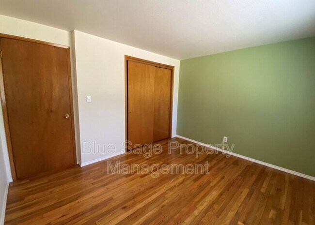 Foto del edificio - 131 Leslie Ln