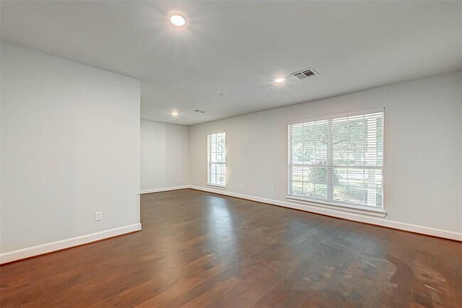 Building Photo - 10315 Metronome Dr