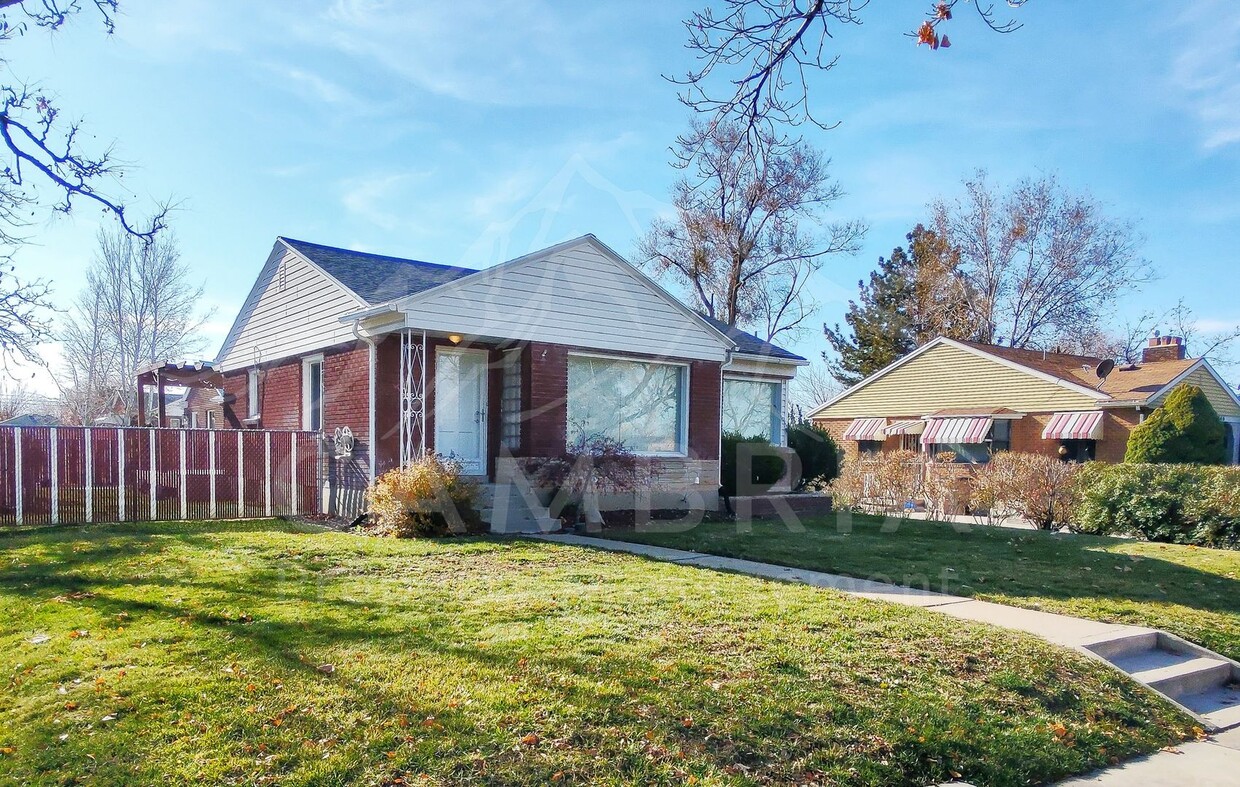 Primary Photo - Beautiful 4 Bedroom Home in Sugarhouse