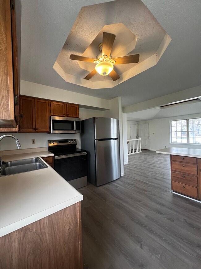 Foto del edificio - 2500-2502-2502 Hollyhock Dr