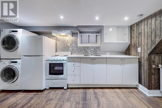 Photo du bâtiment - 8 Davies Crescent