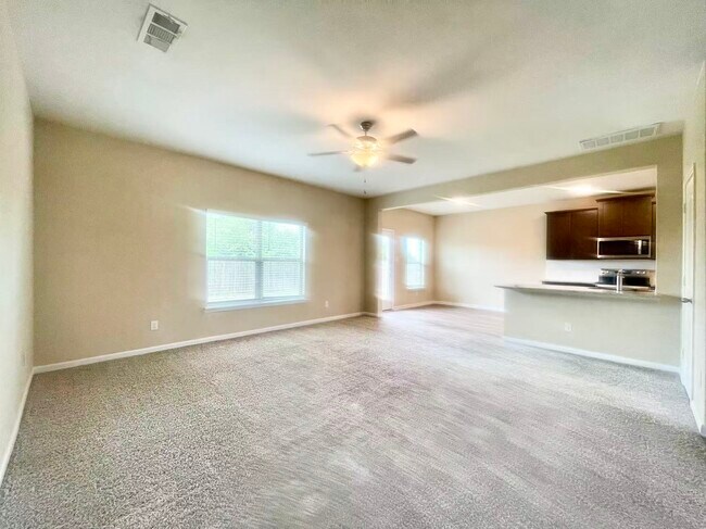 Foto del edificio - 1702 Sandalwood Way