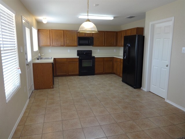 Foto del edificio - 8510 Silver Willow