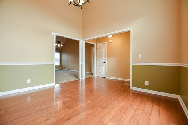 Building Photo - Pet Friendly Ranch with Bonus!