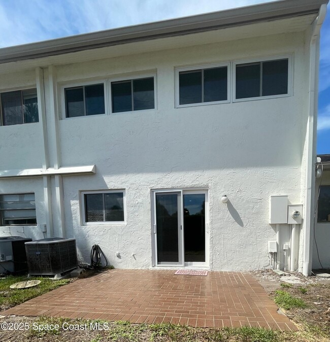 Building Photo - 503 Summerset Ct