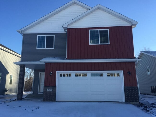 Foto del edificio - 3 Bed 3 Bath Single Family Home