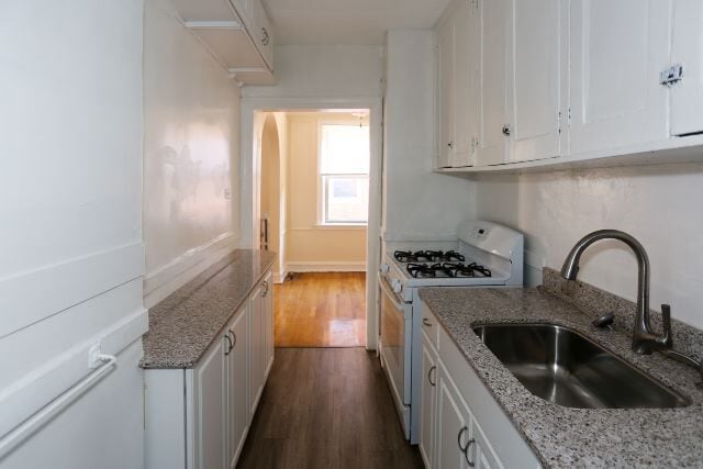 Building Photo - 549 W Surf St