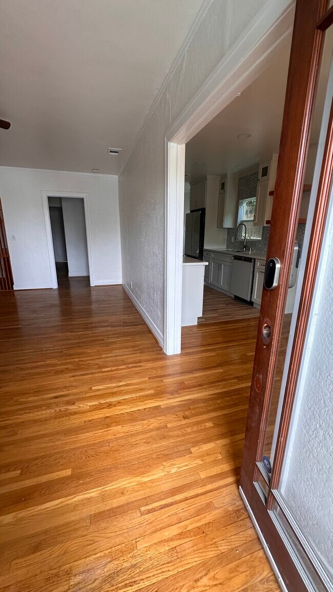 Foto del edificio - 3351 Hamilton Way