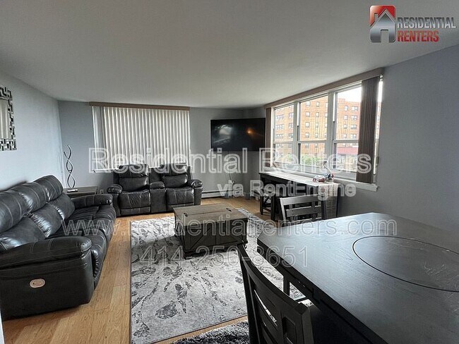 Foto del edificio - 1707 N Prospect Ave