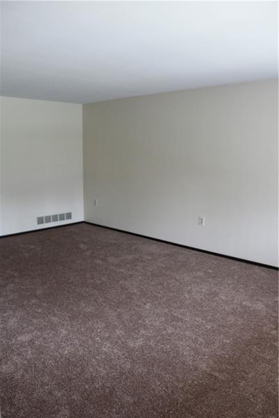 Foto del edificio - 150 Rothesay Ave