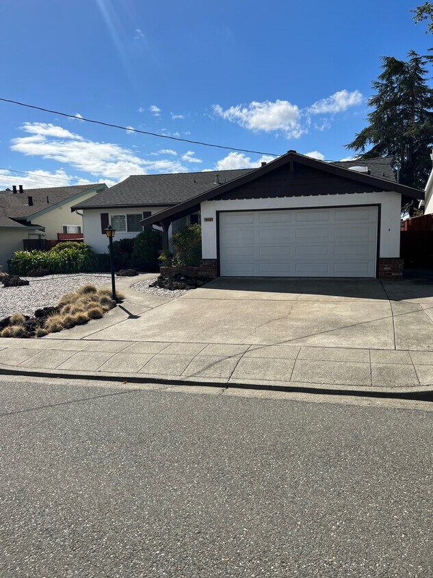 Primary Photo - 5225 Reedley Way