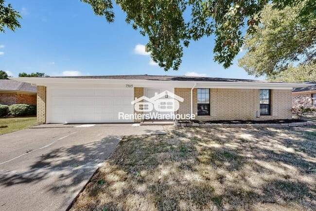 Building Photo - Move IN Ready NRH Home