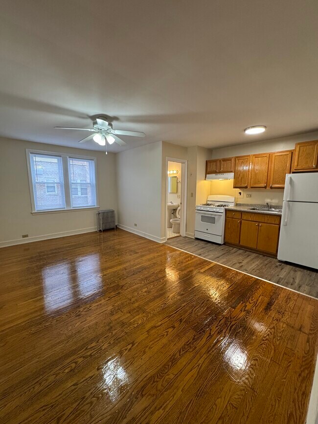 Foto del edificio - 4950 S Prairie Ave