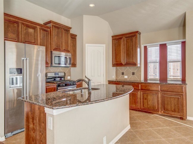 Building Photo - 200 Crown Colony Dr