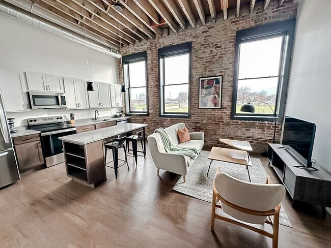 Foto del edificio - 403 W 4th St N