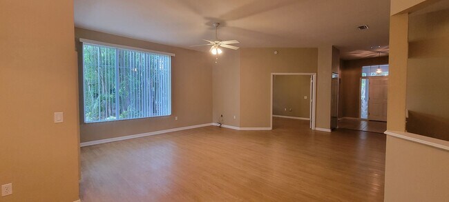 Foto del edificio - 3/2 (Hickory Walk in Haile Plantation) Beautiful home off the 15th Green of Haile Golf Course.