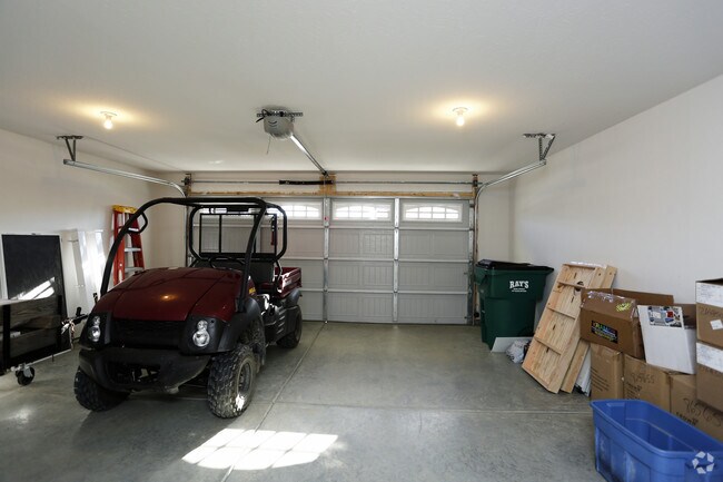 Interior Photo - Redwood Danville