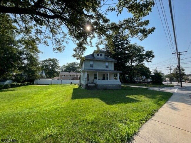 Building Photo - 260 Newark Pompton Turnpike