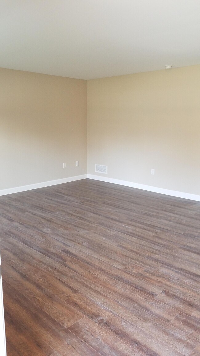 Foto del edificio - 1338 Village Circle Dr
