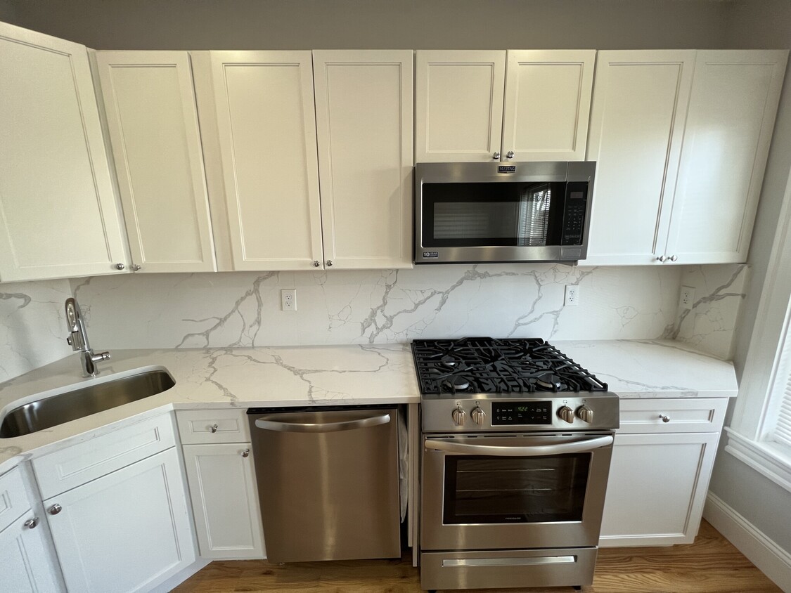 Primary Photo - 360 Beacon St
