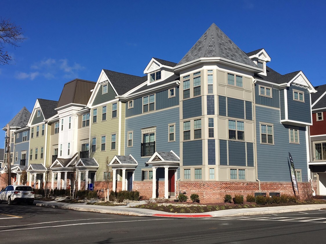 Station Square at Fanwood Townhomes Rentals in Fanwood at 1 Second St