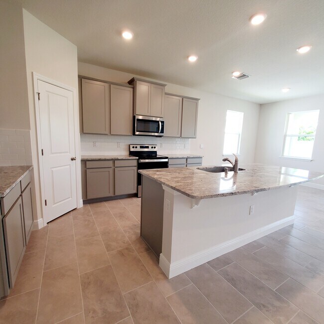 Building Photo - 162 Mangrove Manor Dr