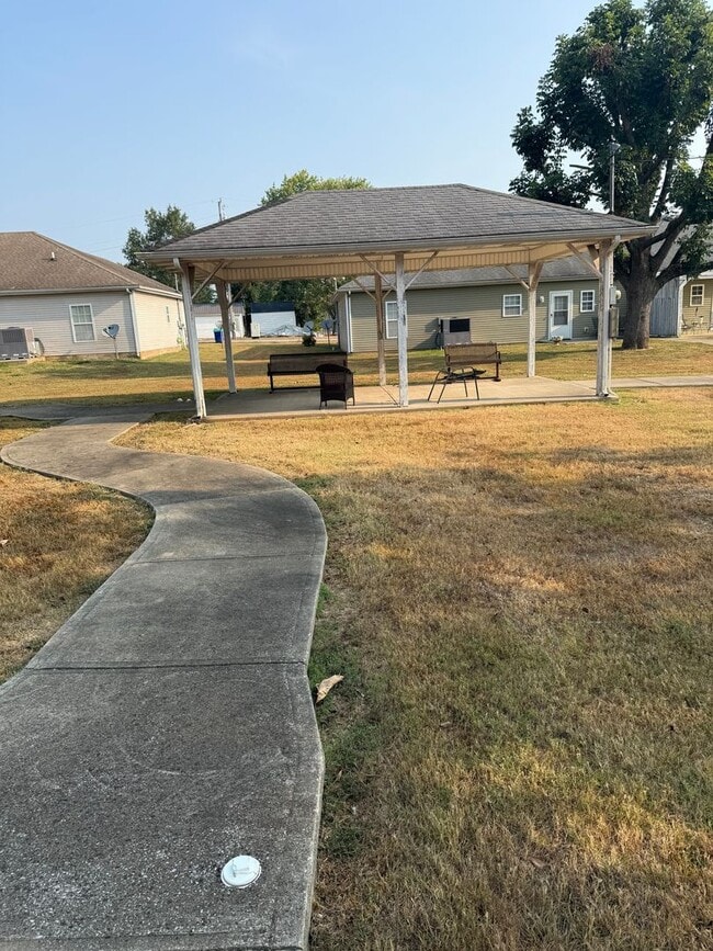 Building Photo - 104 Cedar Tree Ln