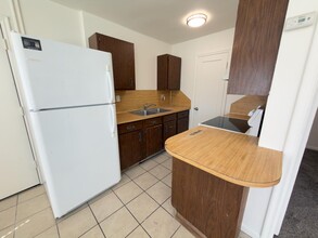 Building Photo - 175 S 900 W