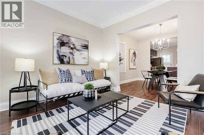 Photo du bâtiment - 20 Burlington St E