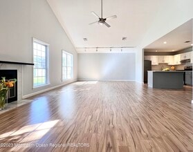 Building Photo - 159 Tanglewood Pl