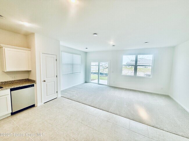 Building Photo - 1858 Bluewater Ln