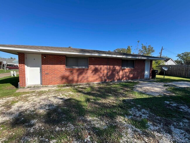Foto del edificio - 1513 Cottage Ln