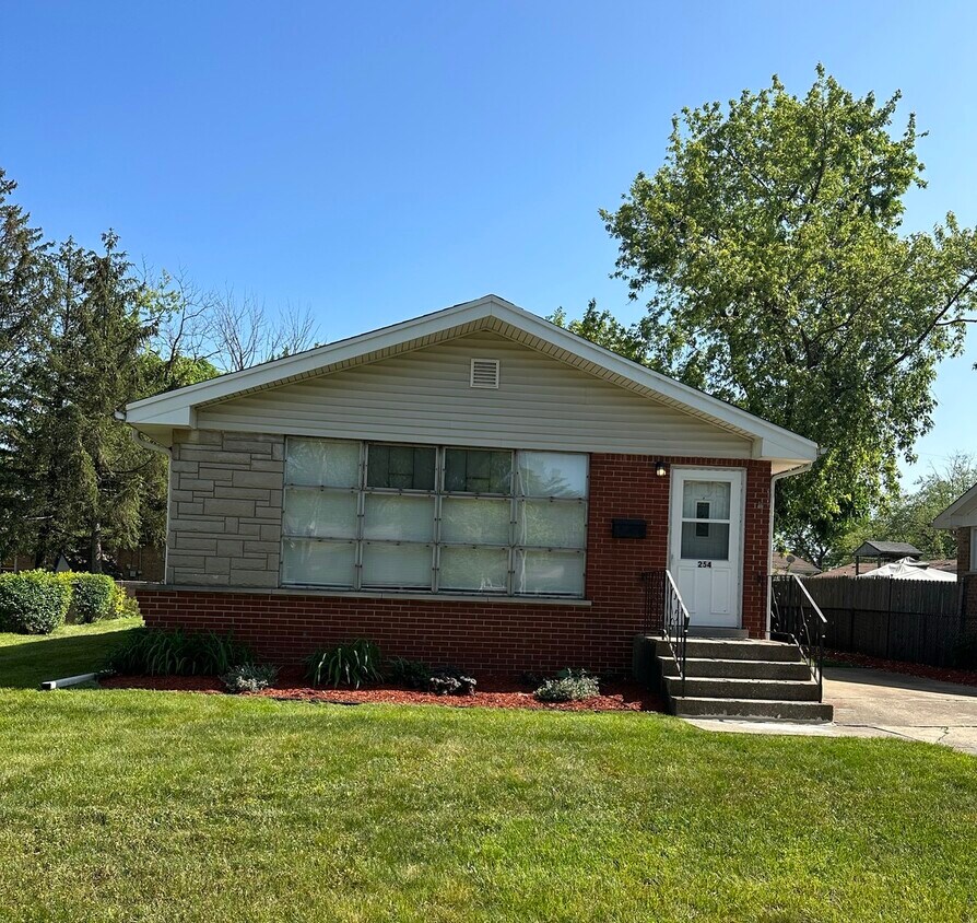 254 Lynn Ln, Chicago Heights, IL 60411 House Rental in Chicago